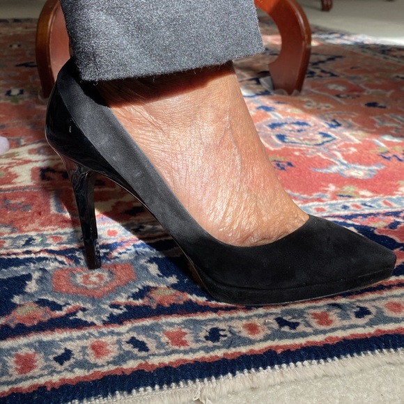 Jimmy Choo suede and patent leather closed toe heel - Picture 6 of 6